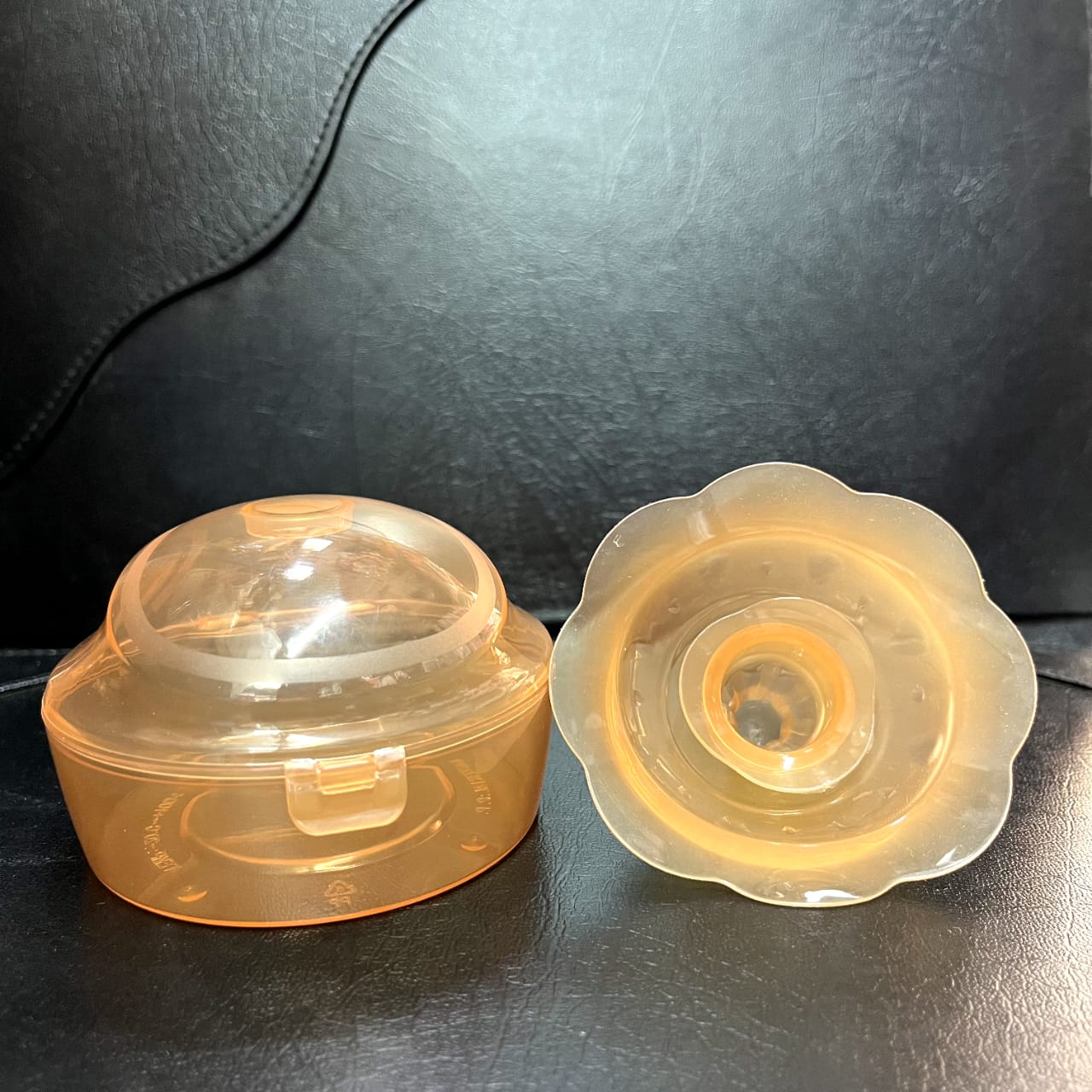 1 Pcs - High Quality Breast head cover protection anti-bite breast shield [With box]